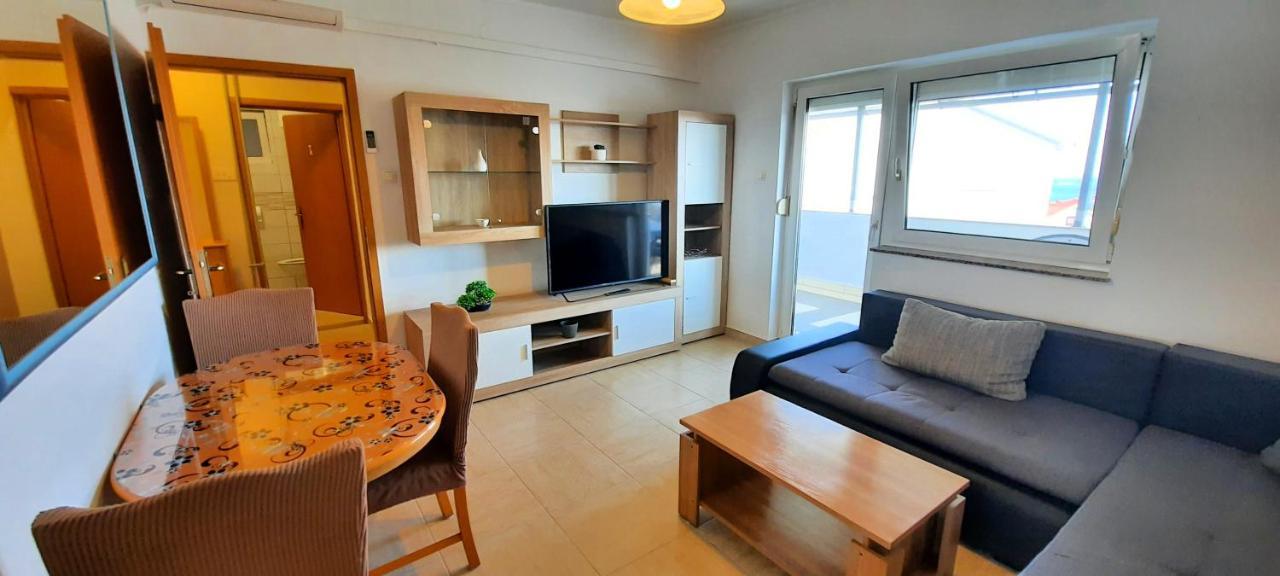 Apartment Miroslav クルク エクステリア 写真