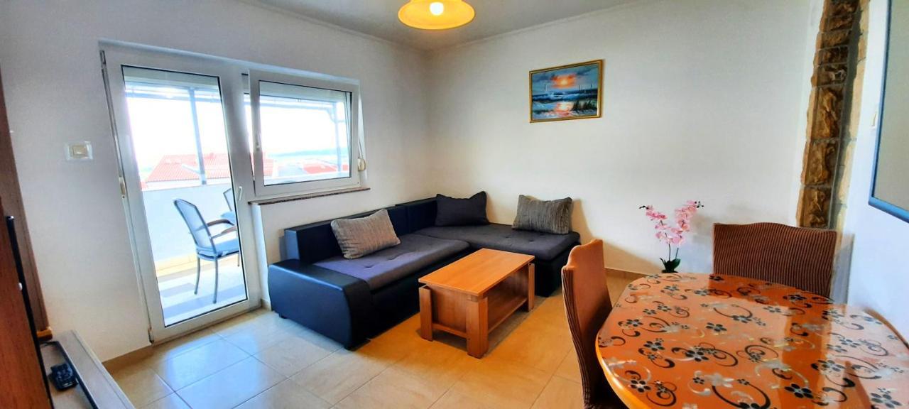 Apartment Miroslav クルク エクステリア 写真