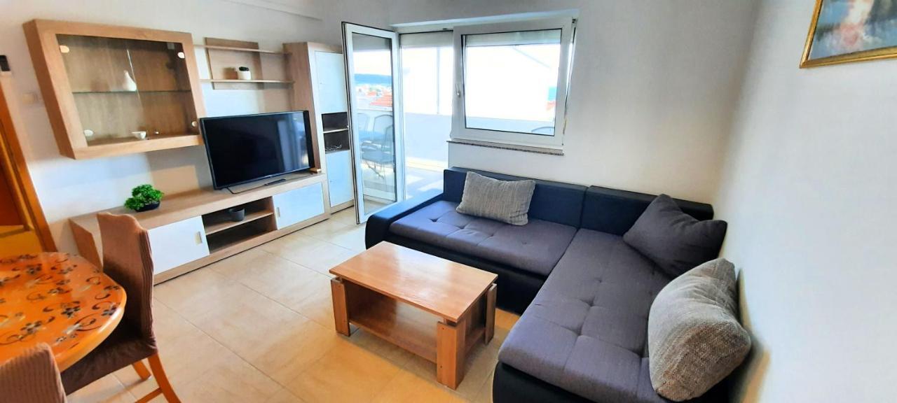 Apartment Miroslav クルク エクステリア 写真
